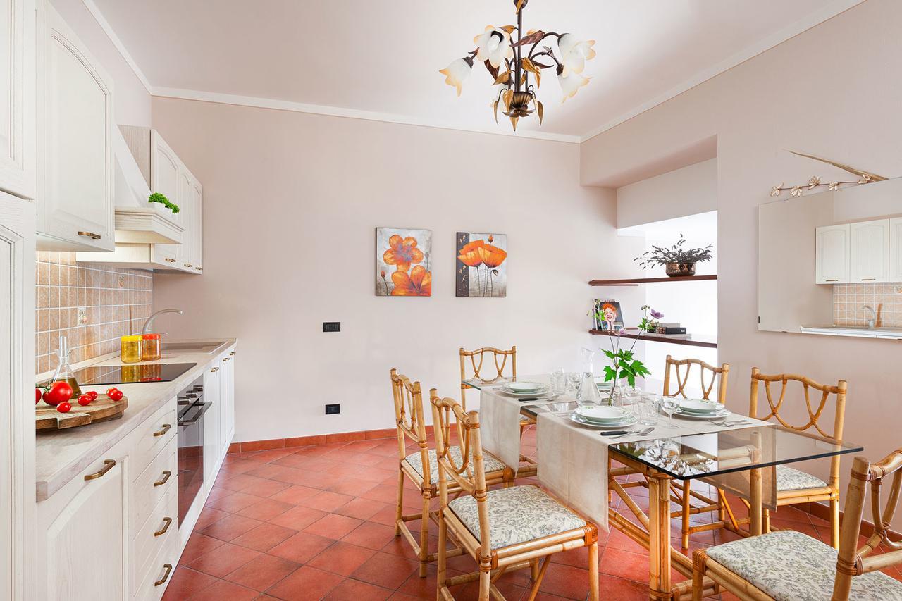 Olea Dei Holiday Apartments San Felice del Benaco Exterior photo